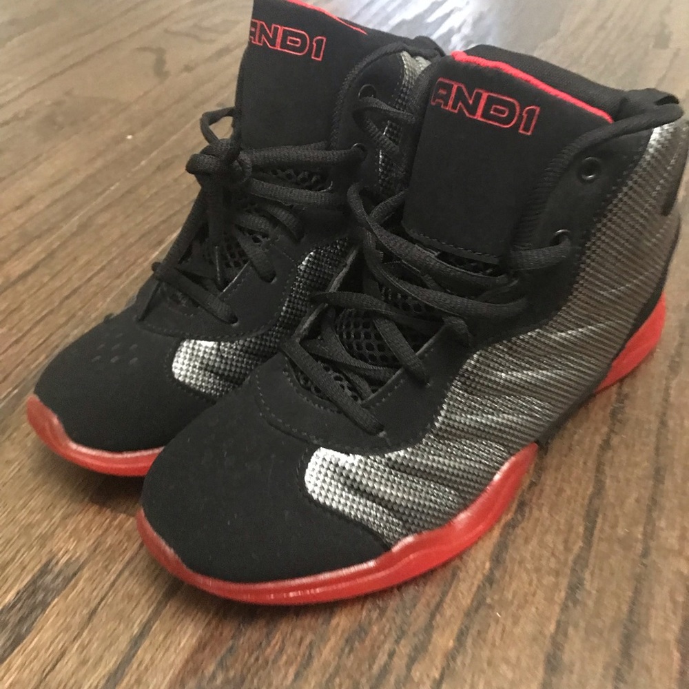 AND-1 KIDS SNEAKERS SHOES FOR BOYS. NEW COMFORTABLE FOR EVERYDAY WEAR.
